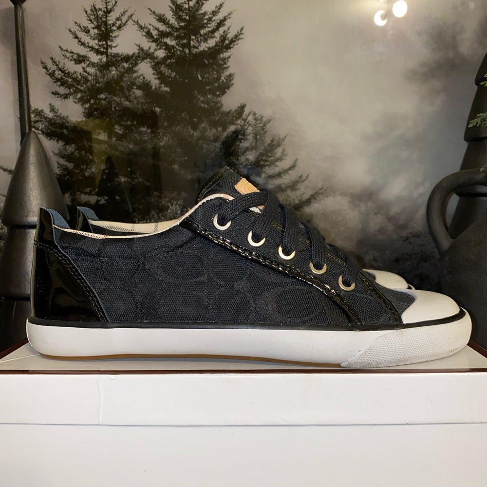 Coach Shoes Size 7.5 - Picture 2 of 6